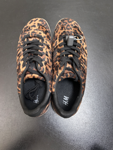 Load image into Gallery viewer, H & M Mens Athletic Shoes Womens 9