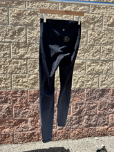 Load image into Gallery viewer, Lulu Lemon Athletic Pants Size 5/6 (28)
