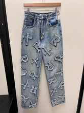 Load image into Gallery viewer, Denim Size 2 (26)
