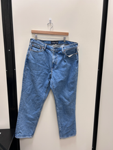 Load image into Gallery viewer, Abercrombie &amp; Fitch Denim Size 36

