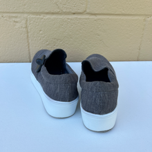 Load image into Gallery viewer, Fabletics Casual Shoes Mens 10.5
