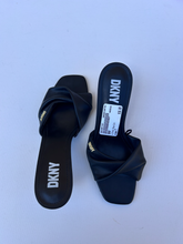 Load image into Gallery viewer, Dkny Dress Shoes Womens 7
