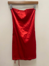 Load image into Gallery viewer, Fashion Nova Dress Size Medium
