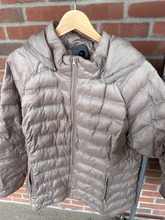 Load image into Gallery viewer, Time &amp; Tru Outerwear Size Extra Large
