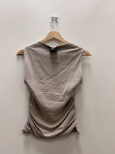 Load image into Gallery viewer, Abercrombie &amp; Fitch Tank Top Size Medium
