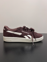 Load image into Gallery viewer, Reebok Womens Athletic Shoes Womens 8

