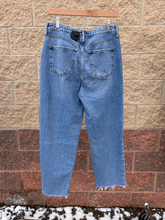 Load image into Gallery viewer, Forever 21 Denim Size 7/8 (29)
