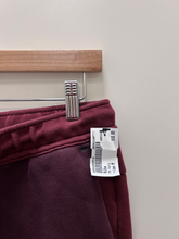 Load image into Gallery viewer, Nike Athletic Pants Size Medium
