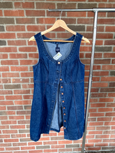 Load image into Gallery viewer, Gap Dress Size Small
