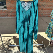 Load image into Gallery viewer, Ava &amp; Viv Maxi Dress Size 3XL
