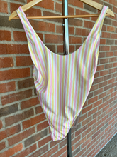 Load image into Gallery viewer, Forever 21 Womens Swimwear Size Medium
