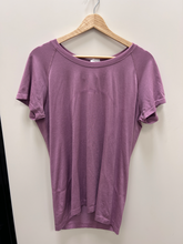 Load image into Gallery viewer, Lululemon Athletic Top Size Extra Large
