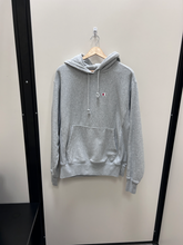 Load image into Gallery viewer, Champion Sweatshirt Size Medium
