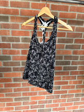 Load image into Gallery viewer, Lulu Lemon Athletic Top Size Large
