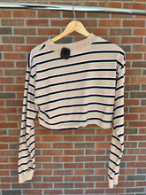 Load image into Gallery viewer, Tna Long Sleeve Top Size Small
