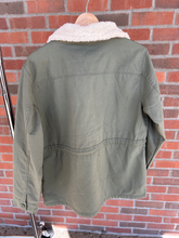 Load image into Gallery viewer, Hang Ten Heavy Outerwear Size Large
