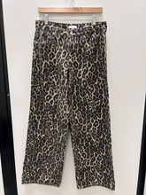 Load image into Gallery viewer, Forever 21 Denim Size 3/4 (27)
