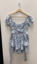 Load image into Gallery viewer, Dress Size Extra Small
