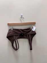 Load image into Gallery viewer, P'tula Sports Bra Size Medium
