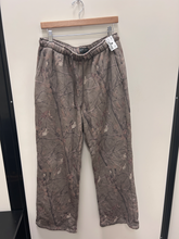 Load image into Gallery viewer, Pants Size Large
