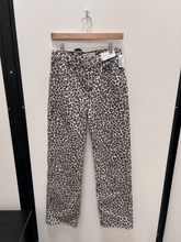 Load image into Gallery viewer, Abercrombie &amp; Fitch Pants Size 2 (26)

