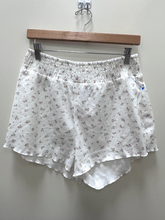 Load image into Gallery viewer, Princess Polly Shorts Size 5/6
