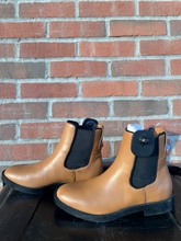 Load image into Gallery viewer, Aerosoles Boots Womens 5
