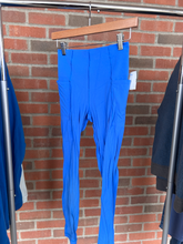 Load image into Gallery viewer, Offline Athletic Pants Size Small
