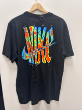 Load image into Gallery viewer, Nike T-shirt Size Large

