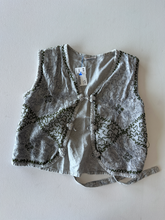 Load image into Gallery viewer, Tank Top Size Medium
