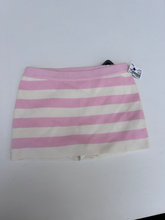 Load image into Gallery viewer, Edikted Short Skirt Size Extra Small
