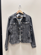 Load image into Gallery viewer, Fashion Nova Outerwear Size Medium
