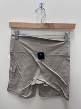 Load image into Gallery viewer, Tna Athletic Shorts Size Medium
