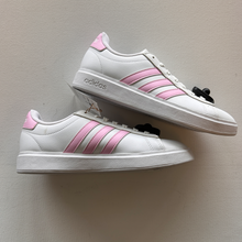 Load image into Gallery viewer, Adidas Casual Shoes Womens 7
