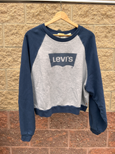 Load image into Gallery viewer, Levi Sweatshirt Size Extra Large
