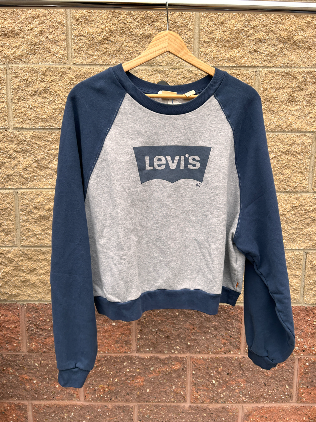 Levi Sweatshirt Size Extra Large