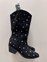 Load image into Gallery viewer, No Boundaries Boots Womens 10
