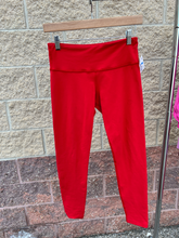 Load image into Gallery viewer, Lulu Lemon Athletic Pants Size Medium

