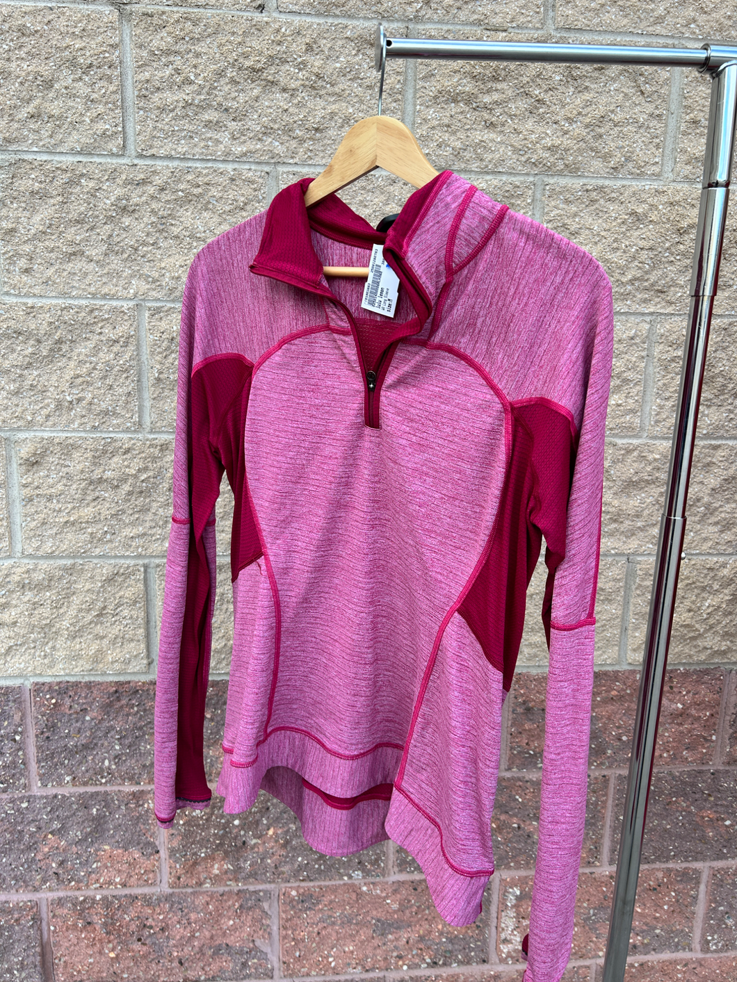 Lulu Lemon Athletic Top Size Medium