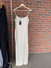 Load image into Gallery viewer, Maxi Dress Size Extra Large
