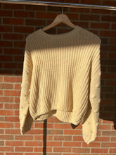 Load image into Gallery viewer, Moon &amp; Madison Sweater Size Small
