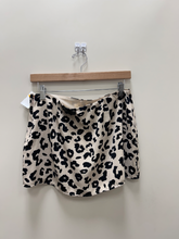 Load image into Gallery viewer, Abercrombie &amp; Fitch Pants Size Small
