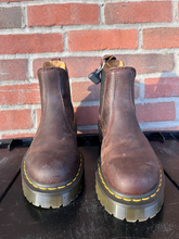 Load image into Gallery viewer, Dr Martens Boots Womens 7
