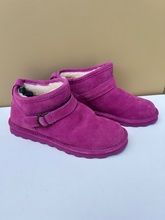 Load image into Gallery viewer, Bearpaw Boots Womens 10

