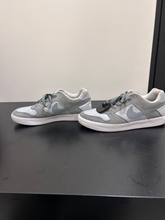 Load image into Gallery viewer, Nike Womens Athletic Shoes Womens 9.5
