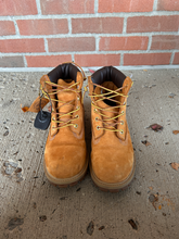 Load image into Gallery viewer, Timberland Boots Mens 7
