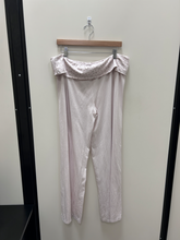 Load image into Gallery viewer, Aeropostale Pants Size Extra Large
