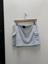 Load image into Gallery viewer, Athletic Shorts Size 5/6
