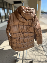 Load image into Gallery viewer, Amazon Essentials Heavy Outerwear Size Medium
