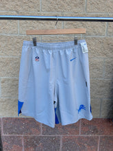 Load image into Gallery viewer, Nike Dri Fit Athletic Shorts Size Large
